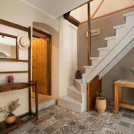 Family House 1800